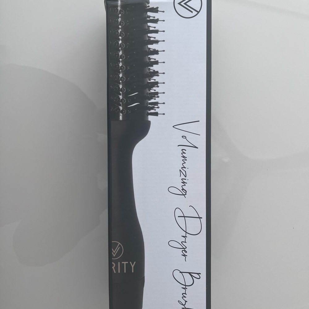 Volumizing Dryer Brush - Black